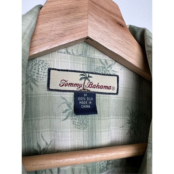 Tommy Bahama Silk Short Sleeve Wood Button‎ Green Pineapple Hawaii Shirt size M - Picture 4 of 15